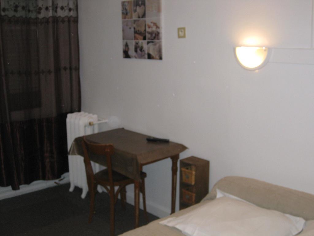 Hotel Le Monopole Reims Habitación foto