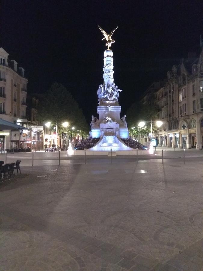 Hotel Le Monopole Reims Exterior foto